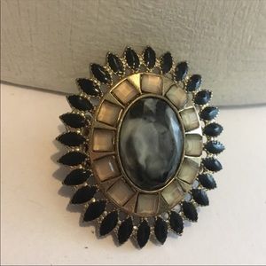 Large faux stone stretchy ring